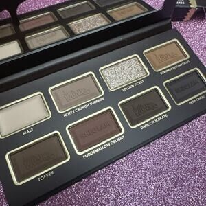 WILLY WONKA BAR AND THE CHOCOLATE FACTORY GOLDEN TICKET Eyeshadow Palette 🍫
